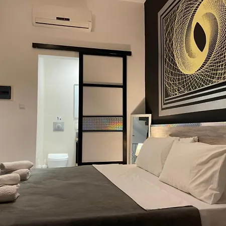 Jz Picasso Pensión 3*